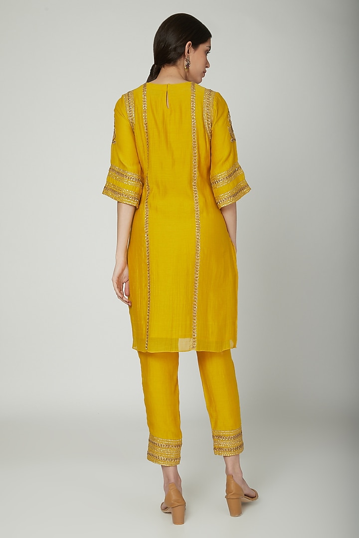 Yellow Embroidered Kurta Set by Samatvam By Anjali Bhaskar at Pernia's Pop Up Shop