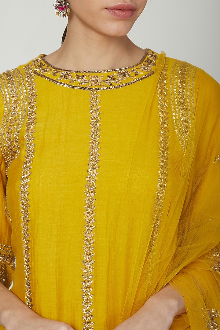 Yellow Embroidered Kurta Set by Samatvam By Anjali Bhaskar at Pernia's Pop Up Shop