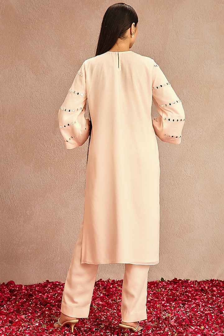 Old Rose Pink Embroidered Kurta Set by Samatvam By Anjali Bhaskar at Pernia's Pop Up Shop