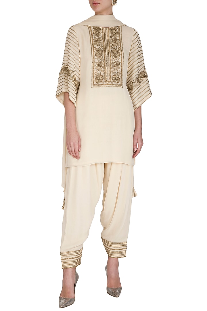 Ivory Hand Embroidered Kurta Set by Samatvam By Anjali Bhaskar at Pernia's Pop Up Shop