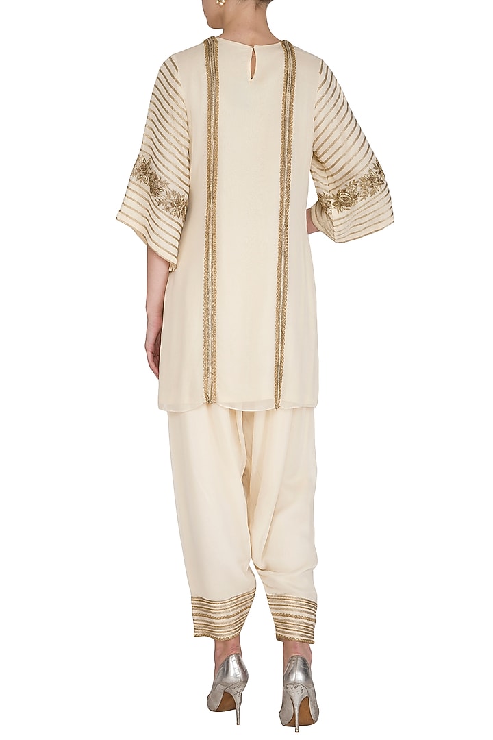 Ivory Hand Embroidered Kurta Set by Samatvam By Anjali Bhaskar at Pernia's Pop Up Shop