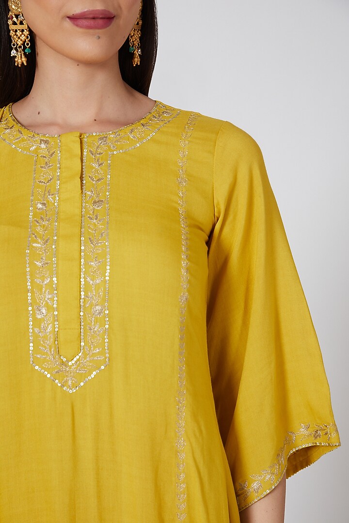 Mustard Hand Embroidered Kurta Set by Samatvam By Anjali Bhaskar at Pernia's Pop Up Shop