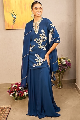 Blue Viscose Georgette Floral Hand Embroidered Kurta Set by Samatvam By Anjali Bhaskar