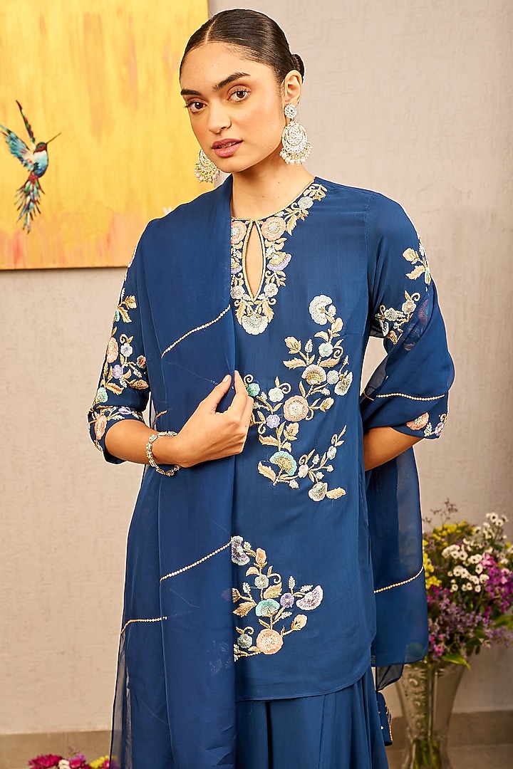 Blue Viscose Georgette Floral Hand Embroidered Kurta Set by Samatvam By Anjali Bhaskar at Pernia's Pop Up Shop