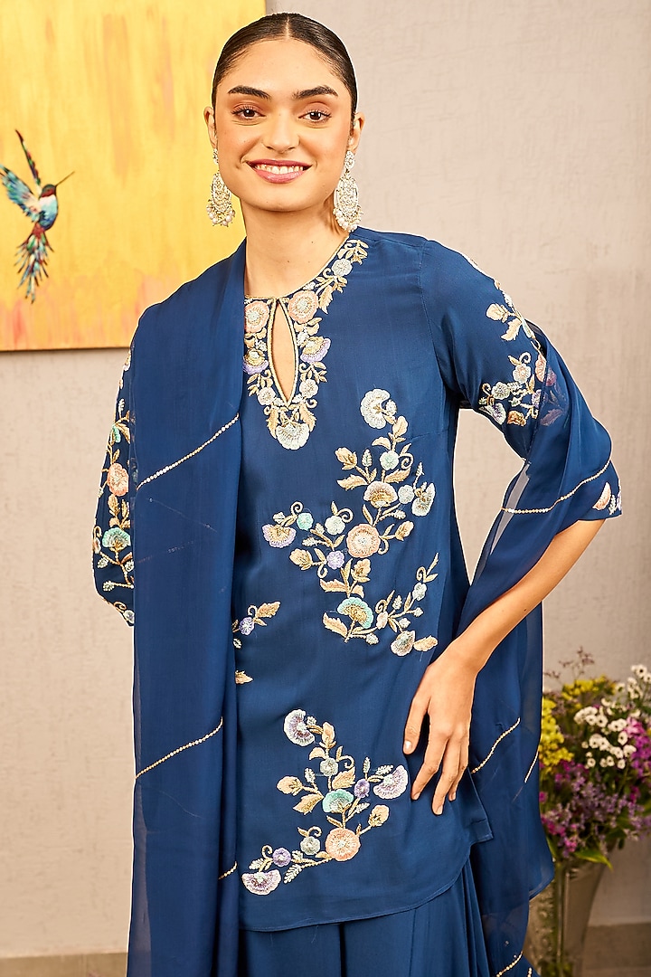 Blue Viscose Georgette Floral Hand Embroidered Kurta Set by Samatvam By Anjali Bhaskar at Pernia's Pop Up Shop