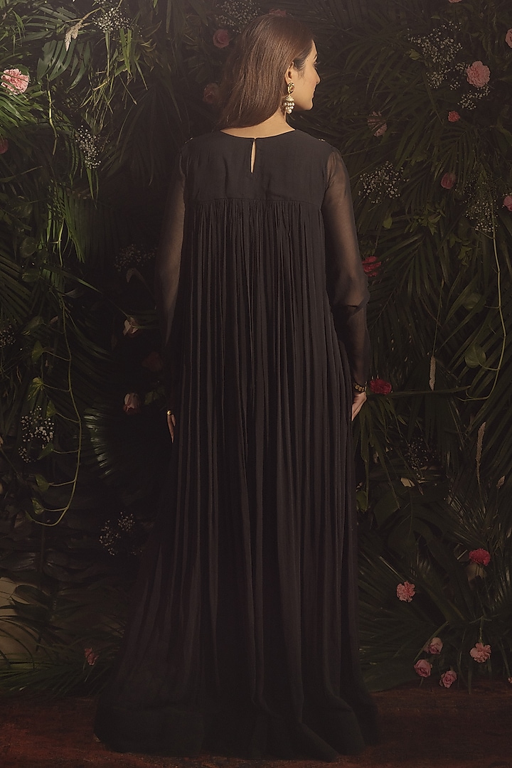 Black Blended Georgette Hand Embroidered Party Wear Anarkali Set by Samatvam By Anjali Bhaskar at Pernia's Pop Up Shop