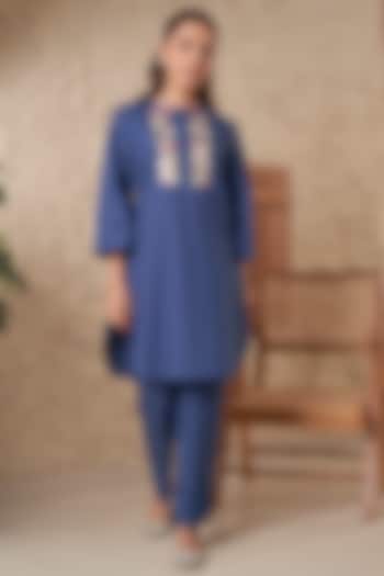 Blue Cotton Poplin Floral Embroidered Kurta Set by Samatvam By Anjali Bhaskar at Pernia's Pop Up Shop