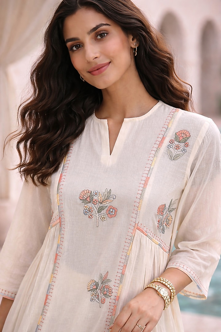 Ivory Mulmul Thread Embroidered Kurta Set by Samatvam By Anjali Bhaskar at Pernia's Pop Up Shop
