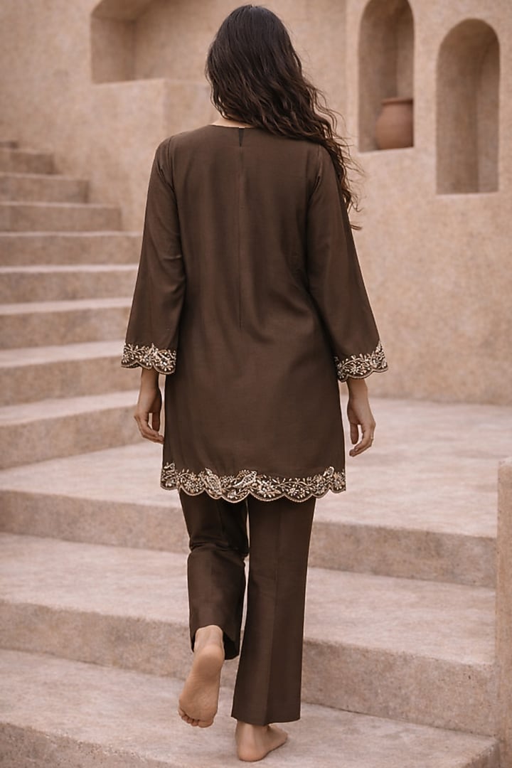 Brown Chanderi Embroidered Kurta Set by Samatvam By Anjali Bhaskar at Pernia's Pop Up Shop