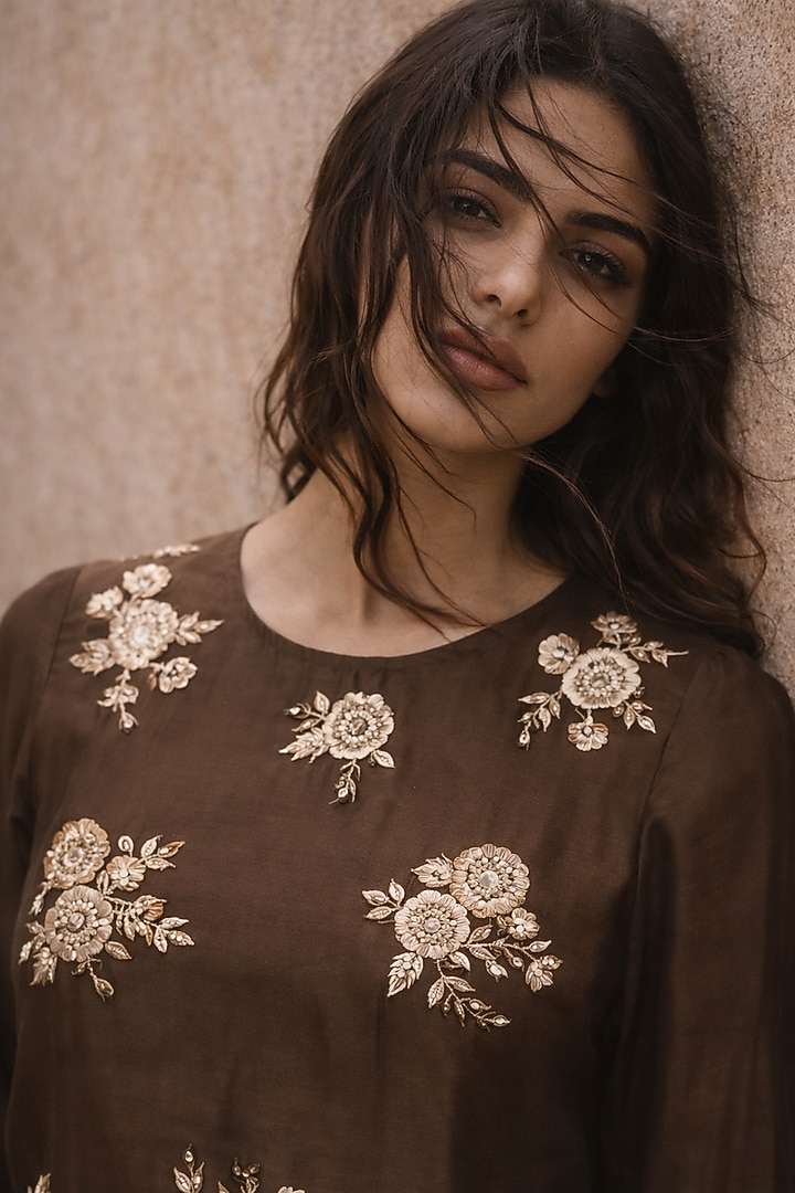Brown Chanderi Embroidered Kurta Set by Samatvam By Anjali Bhaskar at Pernia's Pop Up Shop