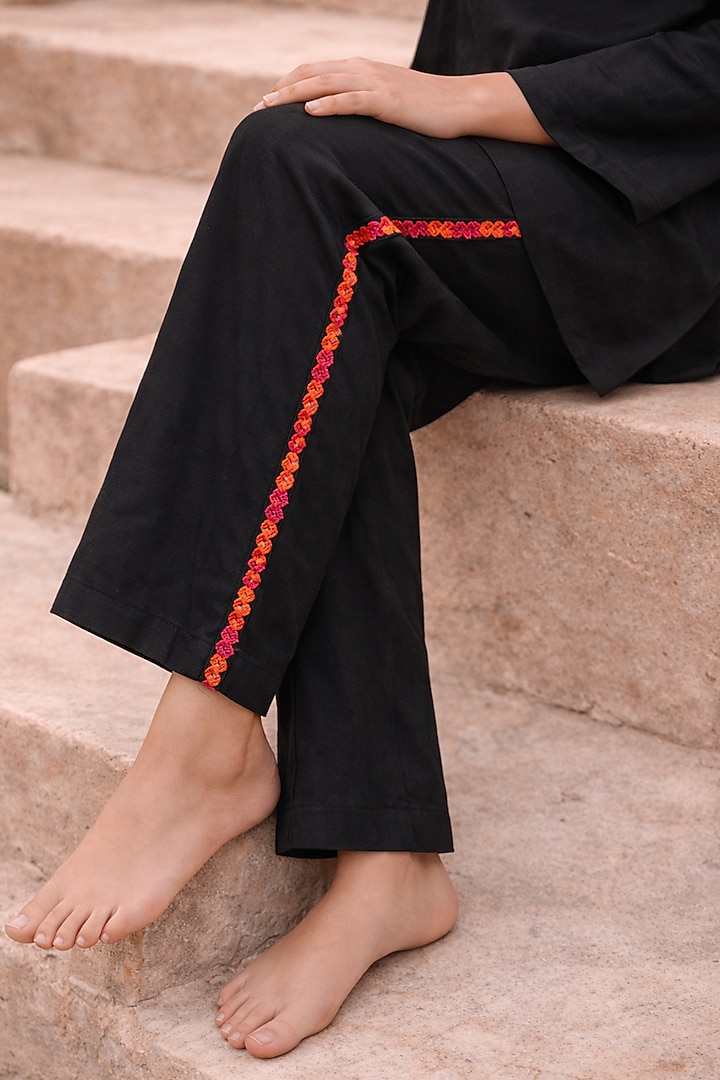 Black Cotton Poplin Thread Embroidered Kurta Set by Samatvam By Anjali Bhaskar at Pernia's Pop Up Shop
