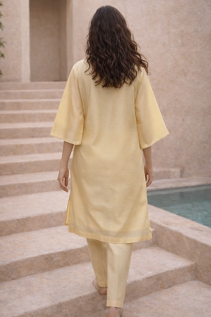 Lemon Yellow Chanderi Thread Embroidered Kurta Set by Samatvam By Anjali Bhaskar at Pernia's Pop Up Shop