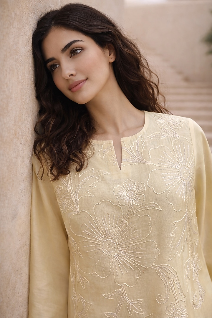 Lemon Yellow Chanderi Thread Embroidered Kurta Set by Samatvam By Anjali Bhaskar at Pernia's Pop Up Shop