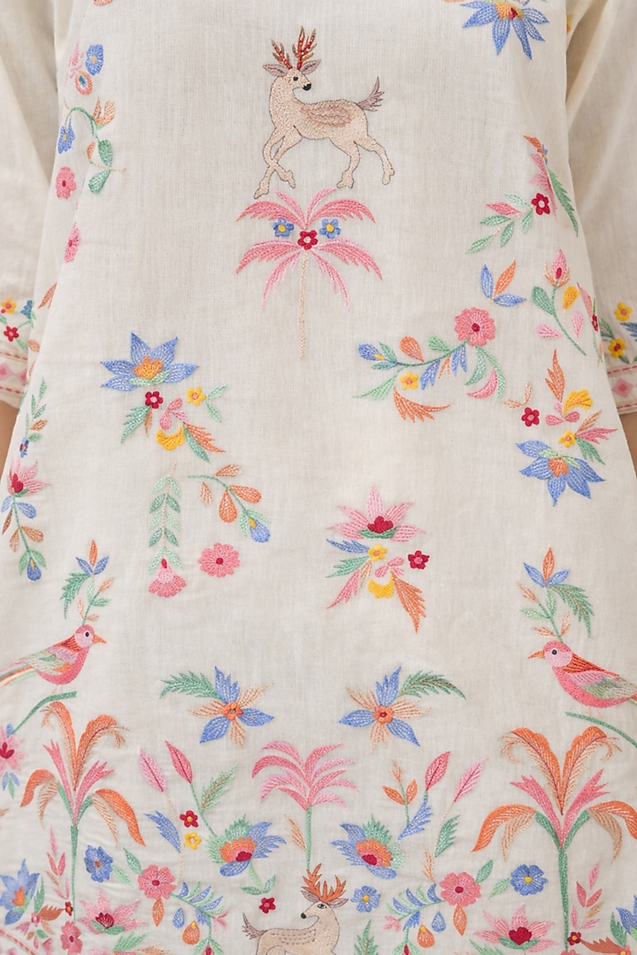Ivory Mulmul Thread Embroidered Kurta Set by Samatvam By Anjali Bhaskar at Pernia's Pop Up Shop