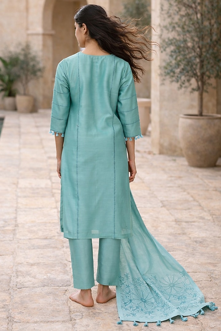Light Blue Chanderi Thread Embroidered Kurta Set by Samatvam By Anjali Bhaskar at Pernia's Pop Up Shop