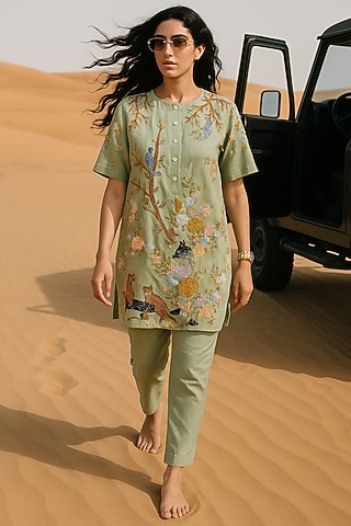 Pistachio Green Chanderi Thread Embroidered Kurta Set by Samatvam By Anjali Bhaskar