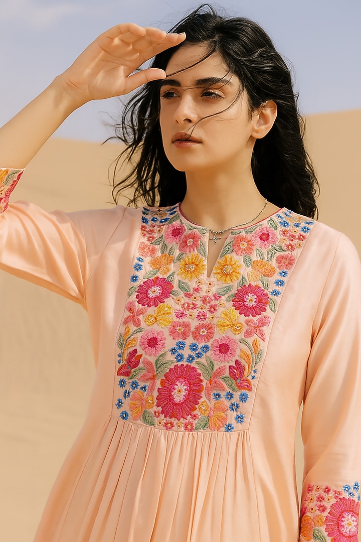 Peach Chanderi Floral Embroidered Kurta Set by Samatvam By Anjali Bhaskar at Pernia's Pop Up Shop
