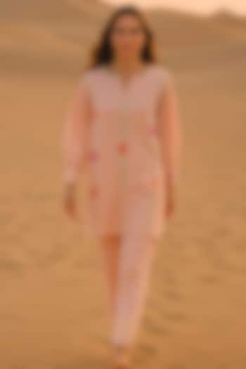 Blush Pink Chanderi Floral Embroidered Kurta Set by Samatvam By Anjali Bhaskar at Pernia's Pop Up Shop