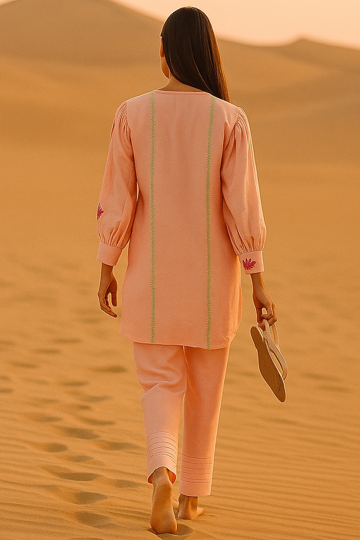 Blush Pink Chanderi Floral Embroidered Kurta Set by Samatvam By Anjali Bhaskar at Pernia's Pop Up Shop