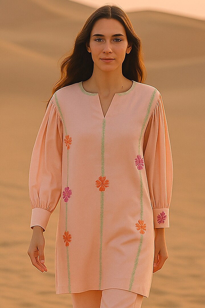 Blush Pink Chanderi Floral Embroidered Kurta Set by Samatvam By Anjali Bhaskar at Pernia's Pop Up Shop