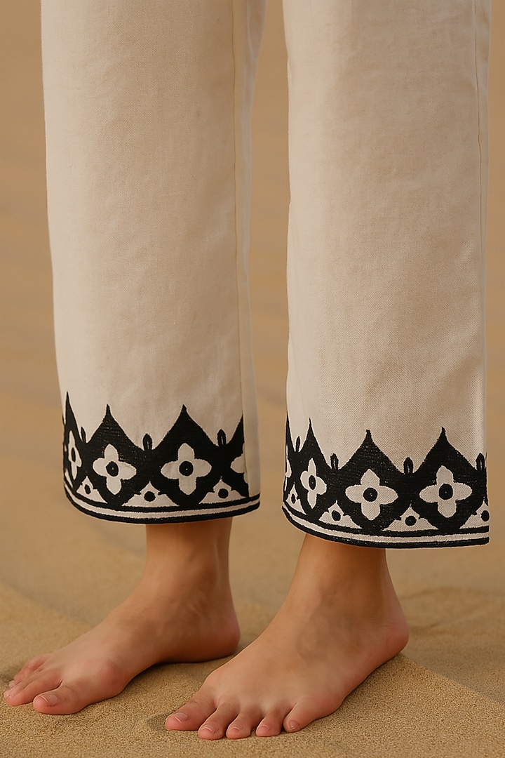 White Chanderi Thread Embroidered Straight Kurta Set by Samatvam By Anjali Bhaskar at Pernia's Pop Up Shop