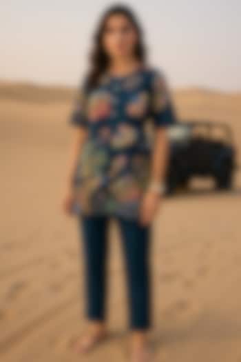 Midnight Blue Chanderi Floral Embroidered Kurta Set by Samatvam By Anjali Bhaskar at Pernia's Pop Up Shop