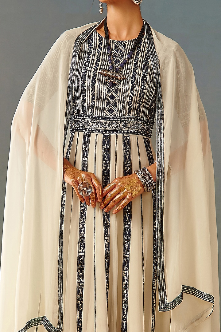 Ivory Embroidered Wedding Anarkali Set by Samatvam By Anjali Bhaskar at Pernia's Pop Up Shop