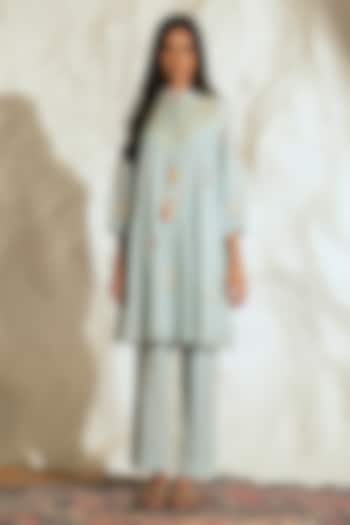 Pastel Blue Mul Mul Floral Embroidered Kurta Set by Samatvam By Anjali Bhaskar at Pernia's Pop Up Shop