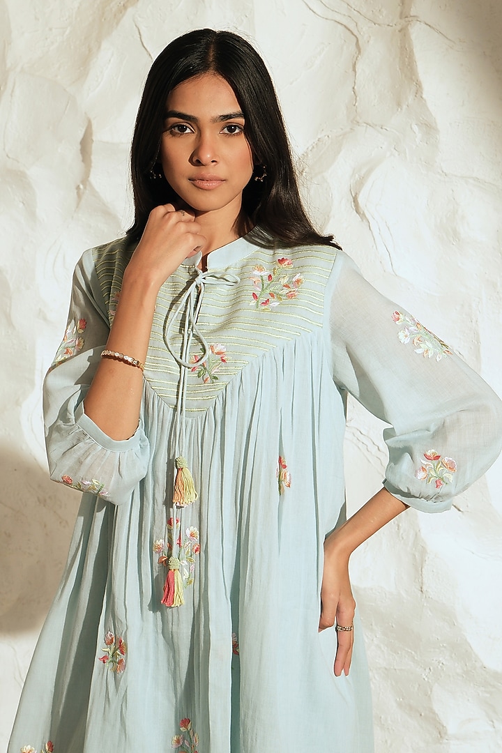 Pastel Blue Mul Mul Floral Embroidered Kurta Set by Samatvam By Anjali Bhaskar at Pernia's Pop Up Shop