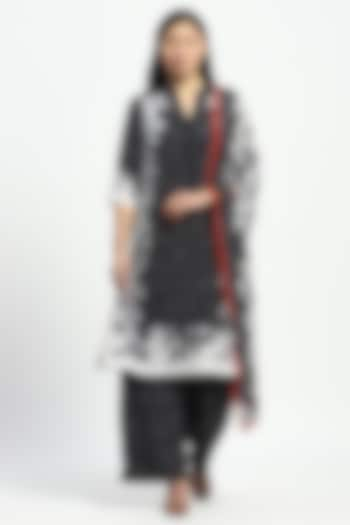 Black Crepe Printed Kurta Set by Satya Paul at Pernia's Pop Up Shop