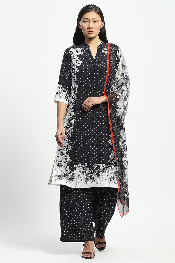 Black Crepe Printed Kurta Set by Satya Paul at Pernia's Pop Up Shop