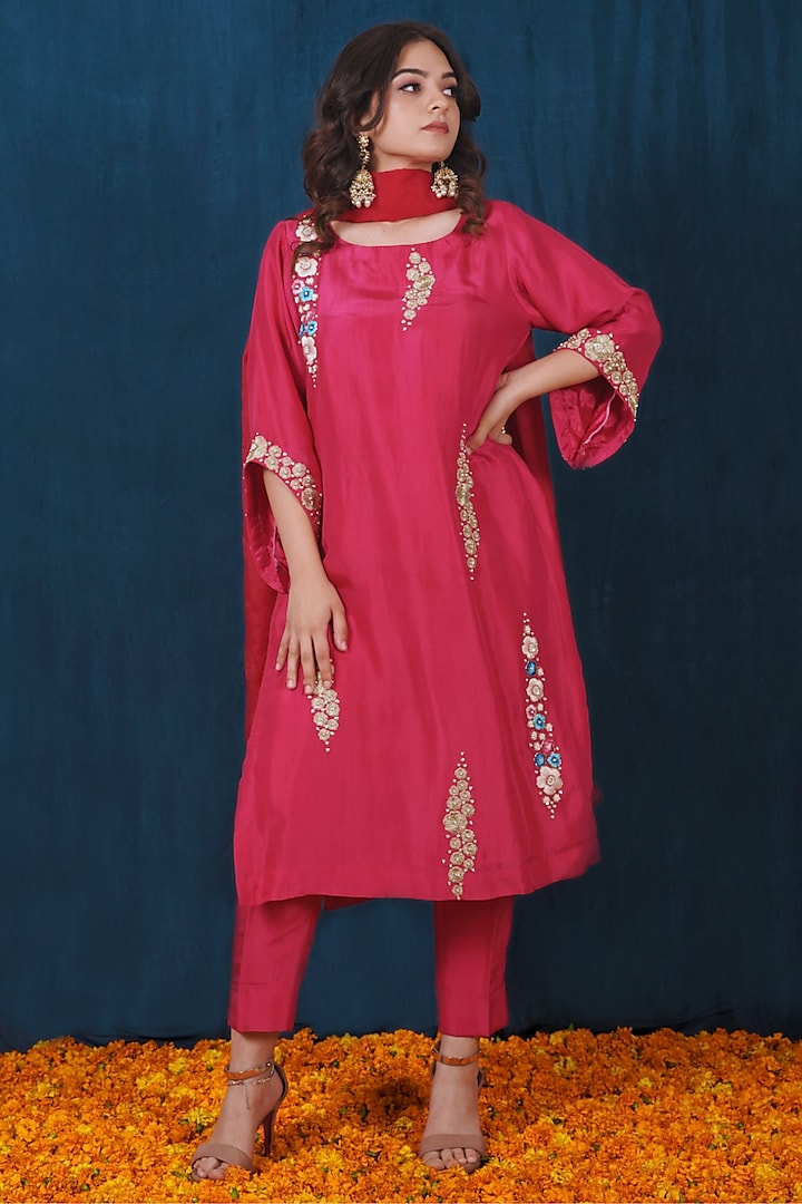 Pink Opada Silk Resham & Thread Embroidered Kurta Set by SAUBHAGYA