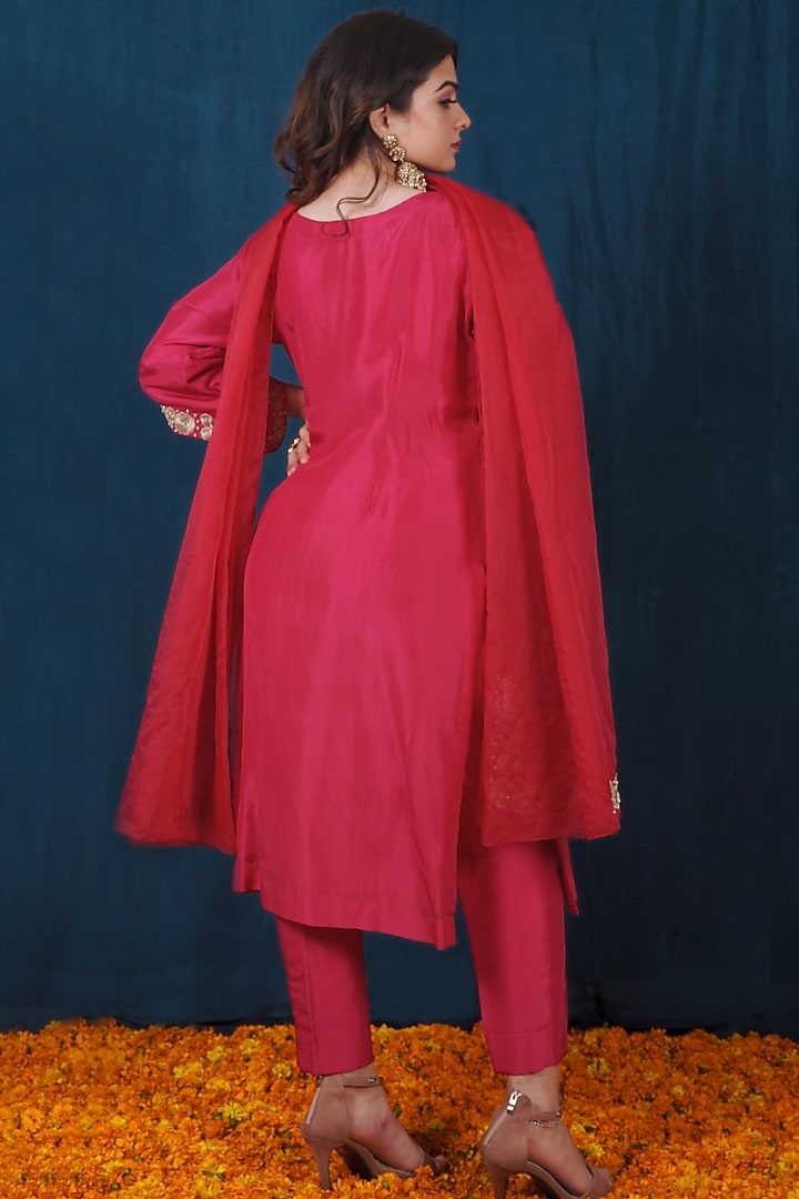 Pink Opada Silk Resham & Thread Embroidered Kurta Set by SAUBHAGYA at Pernia's Pop Up Shop