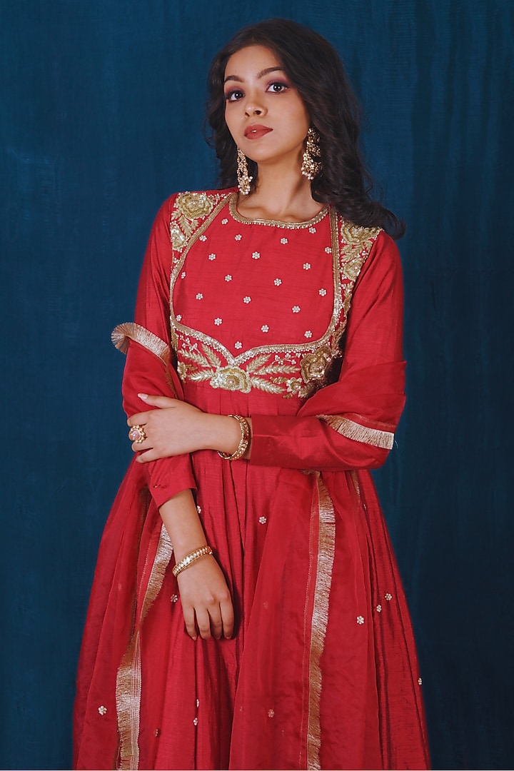 Red Dupion Silk Zari Embroidered Wedding Anarkali Set by SAUBHAGYA at Pernia's Pop Up Shop
