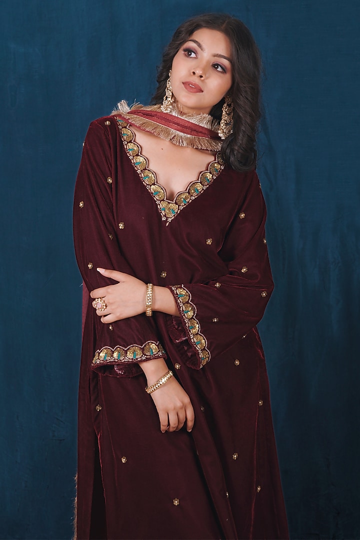 Maroon Micro Velvet Dabka Embroidered Kurta Set by SAUBHAGYA at Pernia's Pop Up Shop