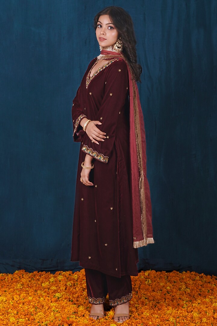 Maroon Micro Velvet Dabka Embroidered Kurta Set by SAUBHAGYA at Pernia's Pop Up Shop