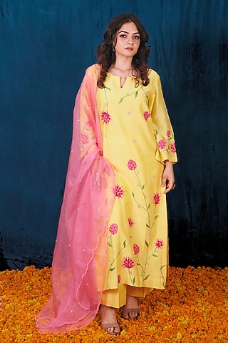 Yellow Chanderi Silk Thread Embroidered Kurta Set by SAUBHAGYA