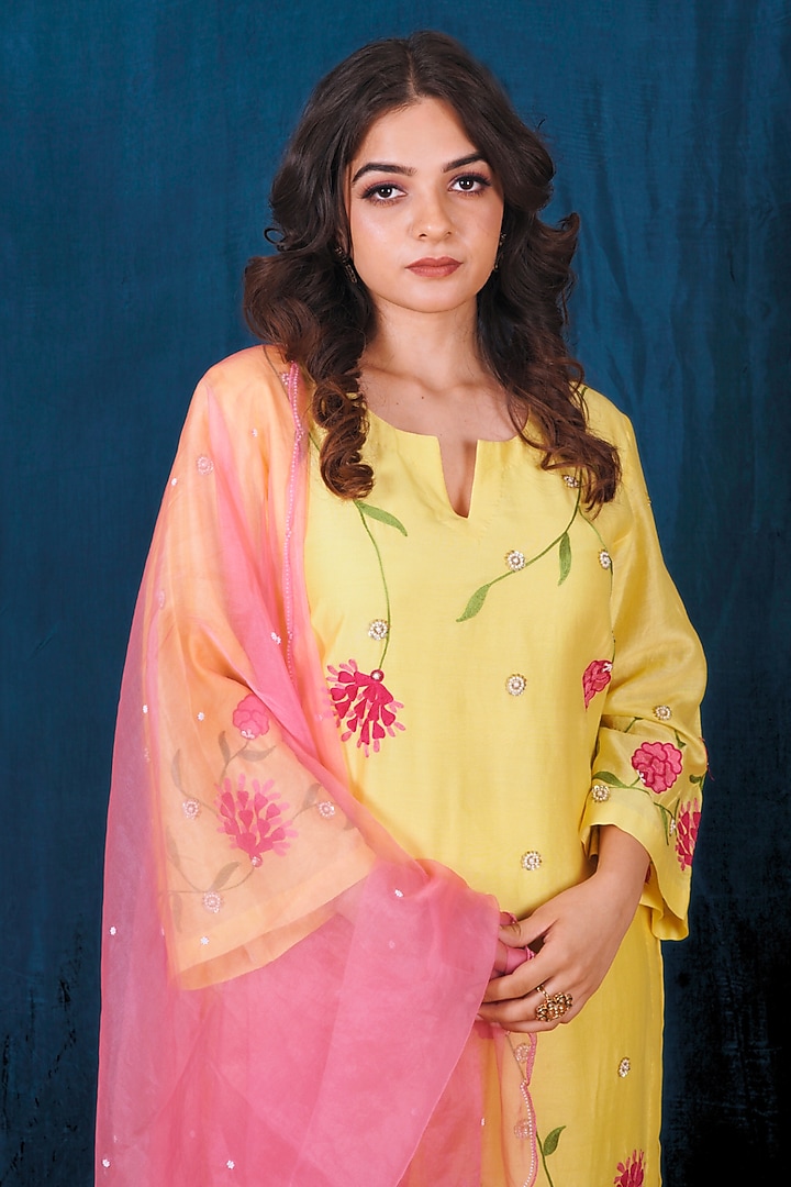Yellow Chanderi Silk Thread Embroidered Kurta Set by SAUBHAGYA at Pernia's Pop Up Shop