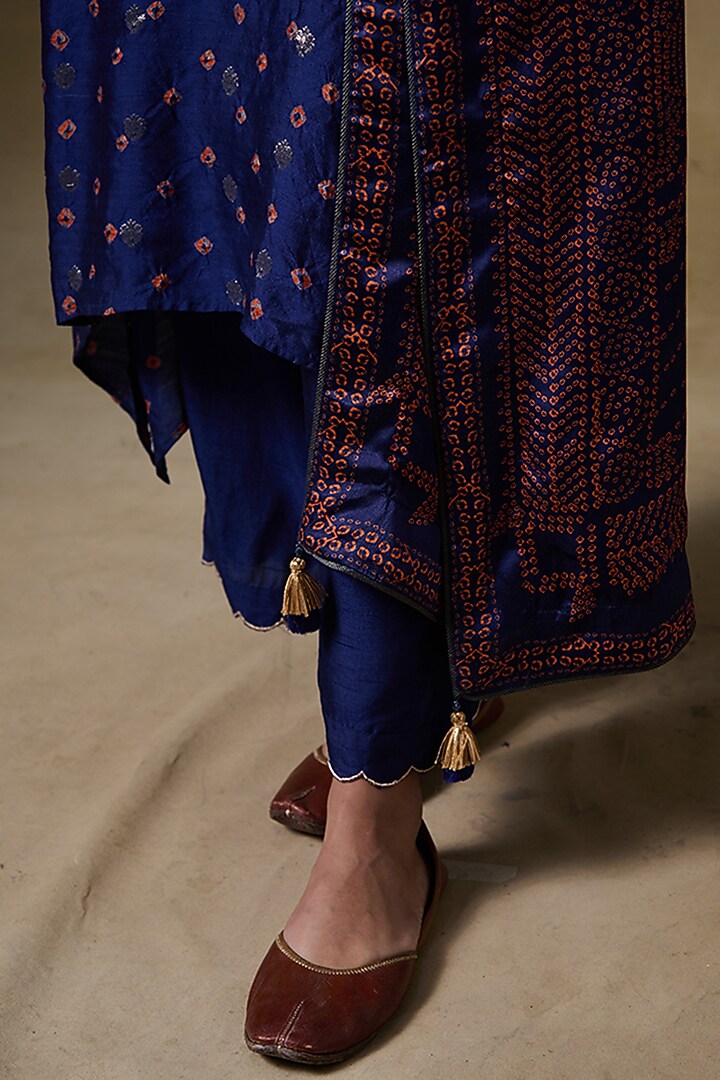 Midnight Blue Chiniya Jacquard Silk Zari Embroidered Kurta Set by Saundh at Pernia's Pop Up Shop