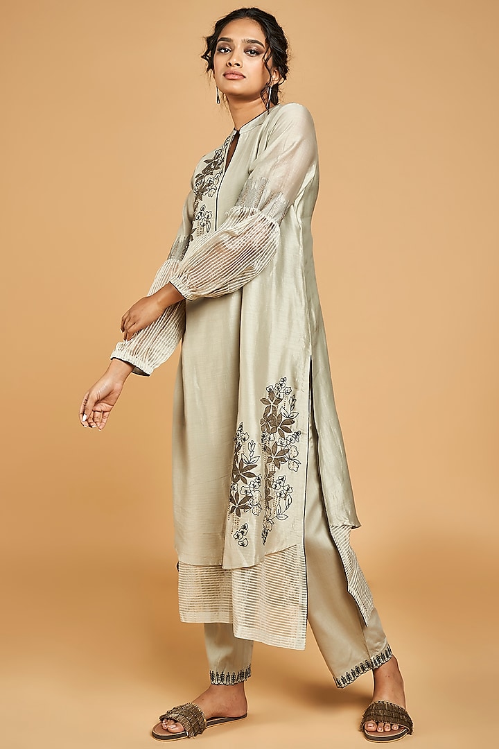 Grey Embroidered Kurta With Pants by Saundh
