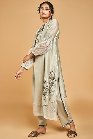Grey Embroidered Kurta With Pants by Saundh