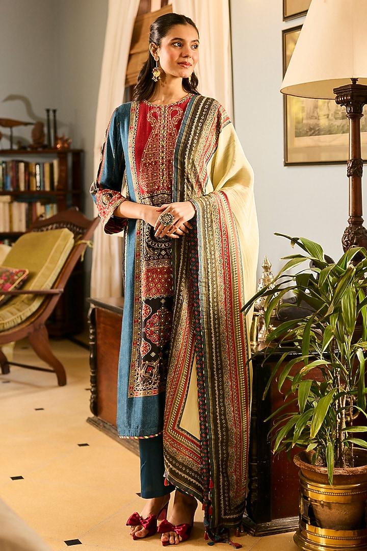 Blue Muslin Silk Printed & Resham Embroidered Kurta Set by Saundh at Pernia's Pop Up Shop