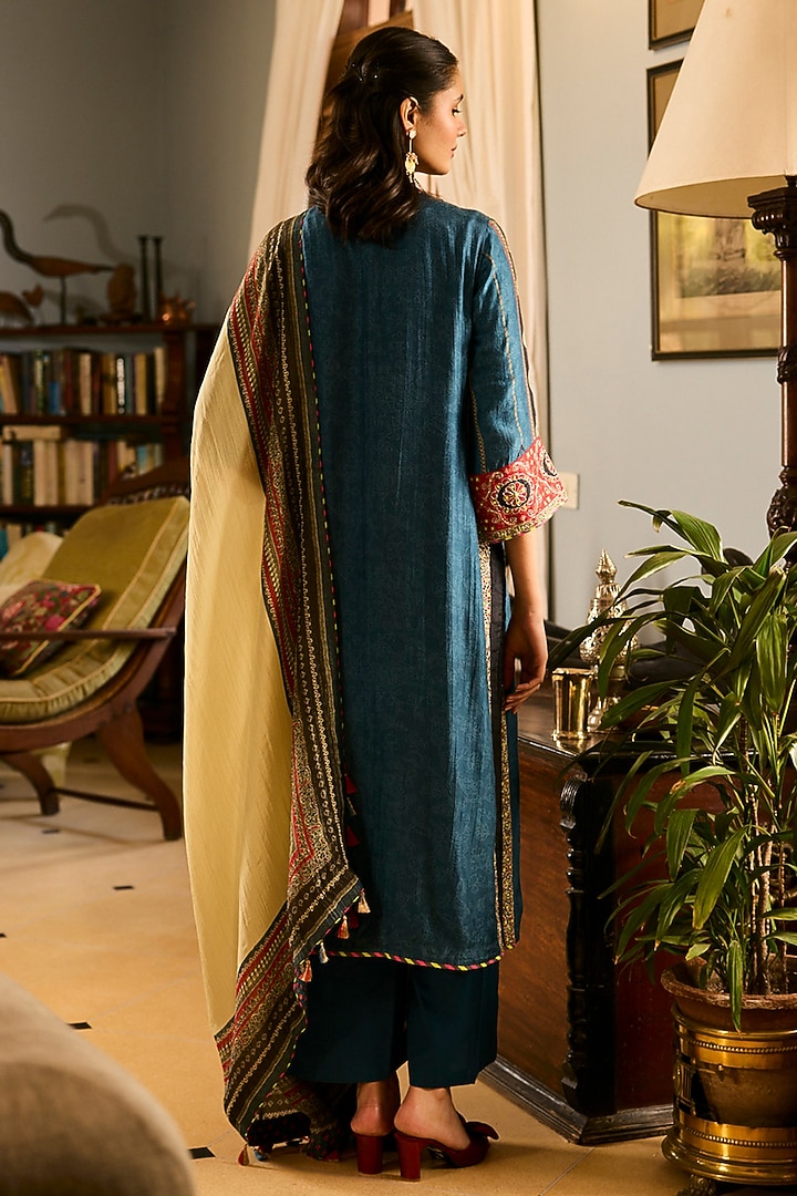 Blue Muslin Silk Printed & Resham Embroidered Kurta Set by Saundh at Pernia's Pop Up Shop