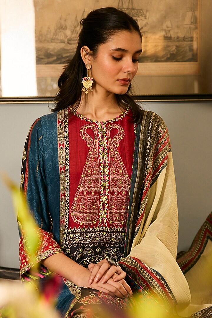 Blue Muslin Silk Printed & Resham Embroidered Kurta Set by Saundh at Pernia's Pop Up Shop