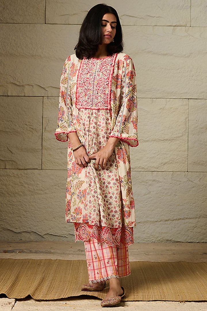 Ivory Cotton Floral Printed & 3D Floral Applique Embroidered Kurta Set by Saundh at Pernia's Pop Up Shop