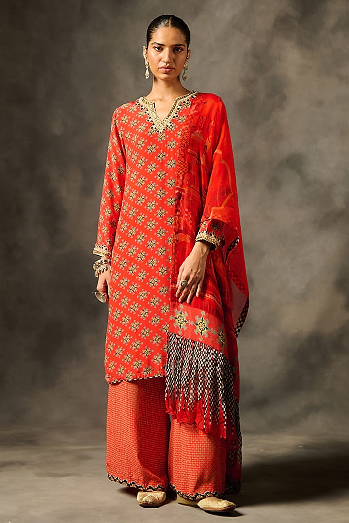 Red Natural Crepe Printed & Embroidered Kurta Set by Saundh at Pernia's Pop Up Shop