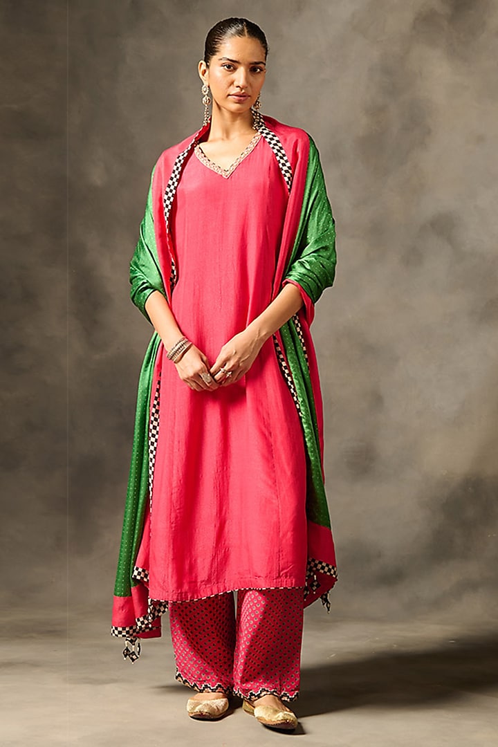 Pink Viscose Shimmer Zari Embroidered Straight Kurta Set by Saundh at Pernia's Pop Up Shop