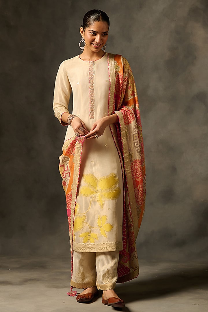 Ivory Viscose Tissue Jacquard Floral Motif Straight Kurta Set by Saundh at Pernia's Pop Up Shop