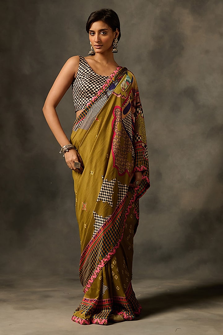 Green Muslin Silk Masterprinted Saree Set by Saundh at Pernia's Pop Up Shop