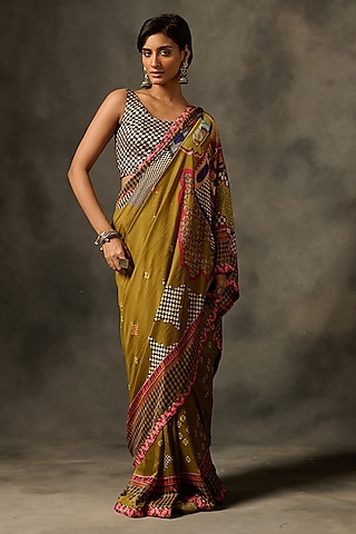 Green Muslin Silk Masterprinted Saree Set by Saundh